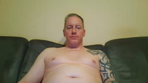 Snapshot of olavdelux chatting on October 17, 2025, 9:50 pm olavdelux online show from October 17, 2025, 9:50 pm