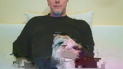 Snapshot of olavdelux chatting on January 12, 2026, 7:41 pm olavdelux online show from January 12, 2026, 7:41 pm