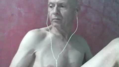 oldbuthorny62 online show from April 7, 2026, 7:31 am