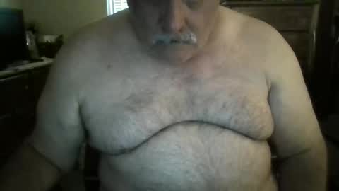 Snapshot of oldcockforyngladies chatting on May 5, 2026, 11:07 am oldcockforyngladies online show from May 5, 2026, 11:07 am