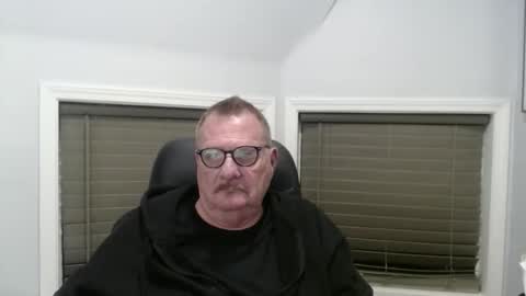 oldguybigd online show from April 19, 2026, 4:34 am