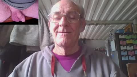 Snapshot of oldman1154565 chatting on June 6, 2026, 4:12 pm oldman1154565 online show from June 6, 2026, 4:12 pm