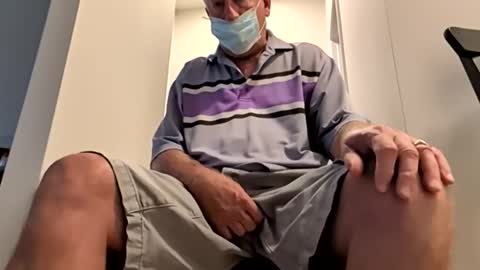 Snapshot of oldsubman chatting on March 9, 2026, 9:41 pm oldsubman online show from March 9, 2026, 9:41 pm