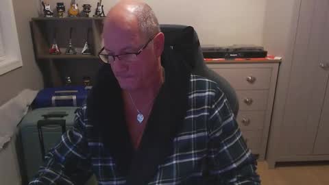 oldveteranuk online show from September 17, 2025, 4:47 am