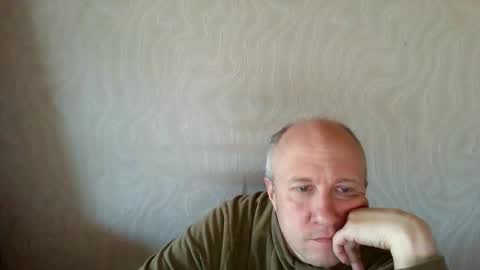 Snapshot of oleg365 chatting on May 4, 2026, 6:31 am figaro online show from May 4, 2026, 6:31 am