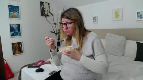 Olga Pavlova online show from April 7, 2026, 6:03 am