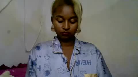 olinah610 online show from June 9, 2026, 11:33 am