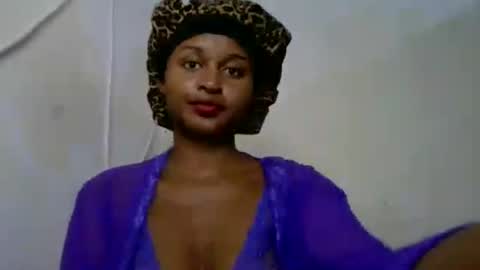 olinah610 online show from June 19, 2026, 1:26 pm