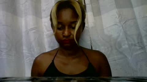 olinah610 online show from July 8, 2026, 7:24 am