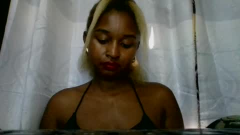 olinah610 online show from July 13, 2026, 5:10 am