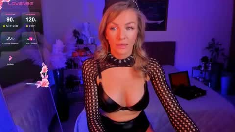 oliva_candy online show from February 22, 2025, 4:19 pm
