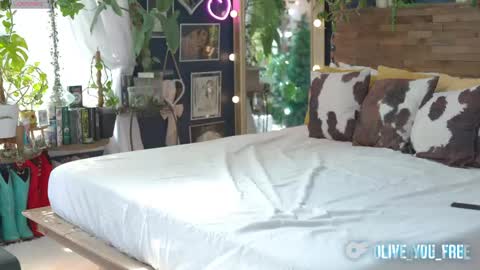 Olive online show from April 12, 2026, 4:45 pm