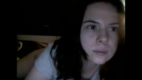 Snapshot of olivepeach chatting on March 31, 2026, 7:36 pm Oil online show from March 31, 2026, 7:36 pm