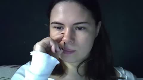 Snapshot of olivepeach chatting on May 26, 2026, 11:50 am Oil online show from May 26, 2026, 11:50 am