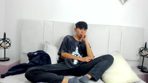 Snapshot of oliver21zk chatting on March 4, 2026, 9:54 pm Oliver21zk online show from March 4, 2026, 9:54 pm