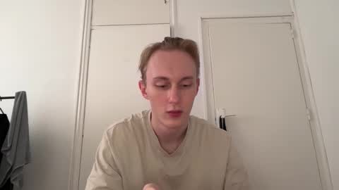 Oliver and Thomas online show from November 9, 2025, 1:31 pm