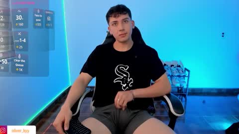 oliveeer online show from September 19, 2025, 6:52 pm