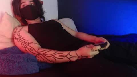 oliver_laid_2023 online show from February 1, 2025, 7:13 pm