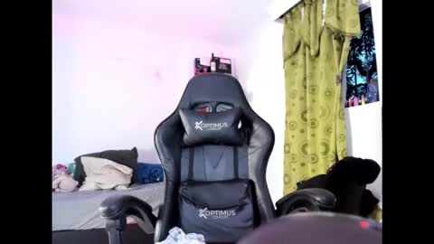 Snapshot of oliver_mrgn chatting on October 8, 2025, 11:02 pm oliver_mrgn online show from October 8, 2025, 11:02 pm