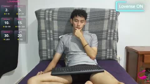 Snapshot of oliver_rayman chatting on November 16, 2025, 2:06 am Oliver Rayman online show from November 16, 2025, 2:06 am