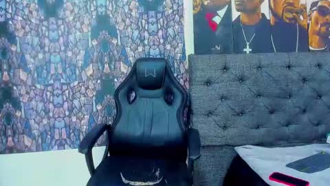 oliver_smith_2 online show from February 17, 2025, 3:53 pm