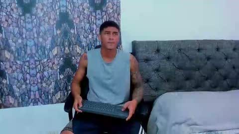 oliver_smith_2 online show from March 1, 2025, 2:55 pm