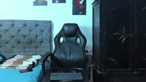Snapshot of oliver_smith_2 chatting on April 23, 2026, 7:38 pm oliver_smith_2 online show from April 23, 2026, 7:38 pm