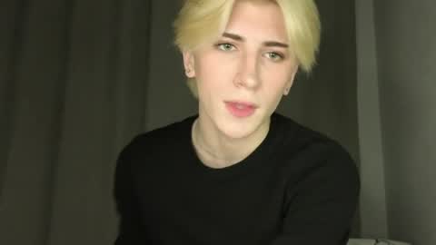 Snapshot of oliver_star_boy chatting on May 11, 2026, 6:05 pm oliver online show from May 11, 2026, 6:05 pm