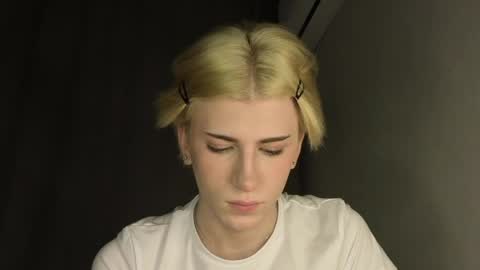 Snapshot of oliver_star_boy chatting on May 12, 2026, 6:16 pm oliver online show from May 12, 2026, 6:16 pm