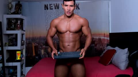 oliver_tommy online show from October 13, 2025, 1:55 pm