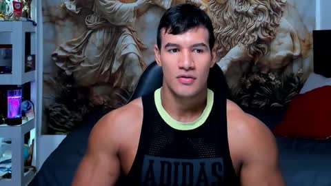 oliver_tommy online show from October 24, 2025, 12:34 pm