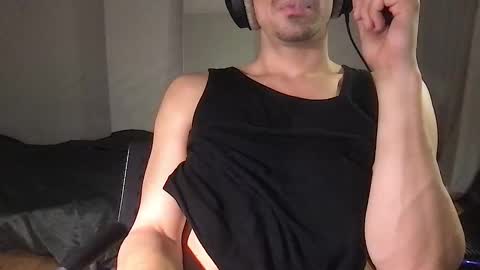 Snapshot of oliverbisbis1 chatting on October 17, 2025, 10:34 pm oliverbisbis1 online show from October 17, 2025, 10:34 pm