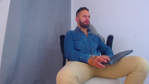 oliver online show from December 3, 2024, 12:24 am