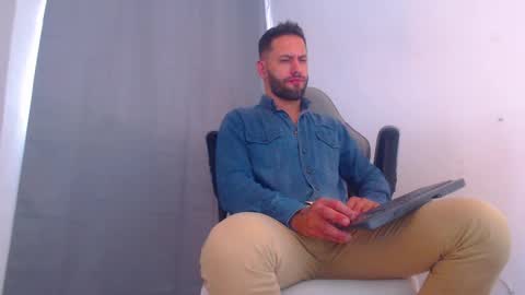 oliver online show from January 4, 2025, 6:19 pm