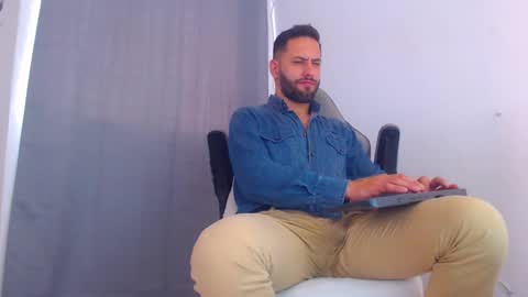 oliver online show from January 7, 2025, 7:17 pm