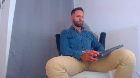 oliver online show from January 11, 2025, 11:35 pm