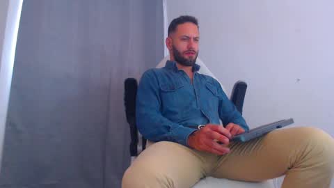 oliver online show from January 16, 2025, 8:03 pm