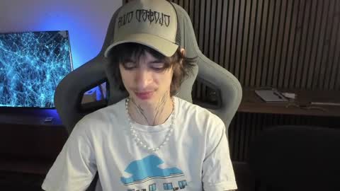 oliverrgroove online show from April 5, 2026, 8:17 pm