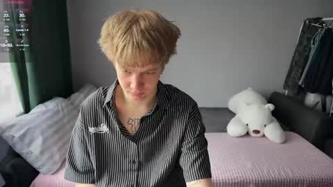 Snapshot of olivertasty chatting on May 12, 2026, 12:35 pm oliver online show from May 12, 2026, 12:35 pm
