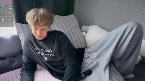 Snapshot of olivertasty chatting on May 14, 2026, 12:45 pm oliver online show from May 14, 2026, 12:45 pm