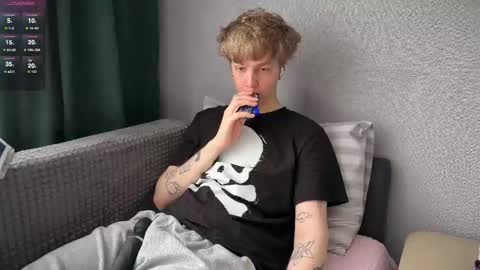 Snapshot of olivertasty chatting on May 18, 2026, 12:11 pm oliver online show from May 18, 2026, 12:11 pm