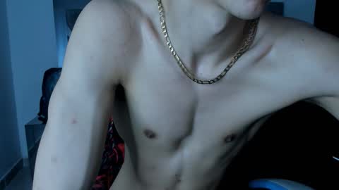 oliverthompson_01 online show from September 19, 2025, 6:37 am