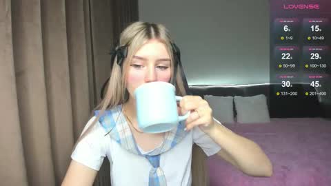 Olivia online show from November 23, 2025, 6:13 am