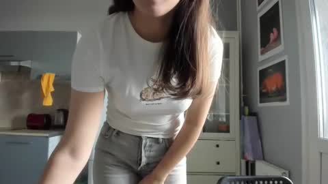 olivia__dream online show from May 9, 2026, 11:15 am