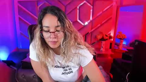  OLIVIA  online show from January 19, 2026, 3:43 am