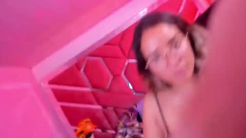  OLIVIA  online show from May 8, 2026, 5:57 am