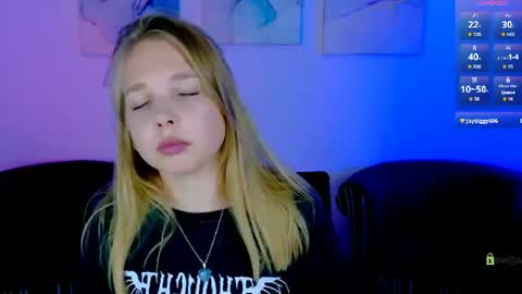 Snapshot of olivia_kit chatting on July 11, 2026, 1:25 pm olivia_kit online show from July 11, 2026, 1:25 pm