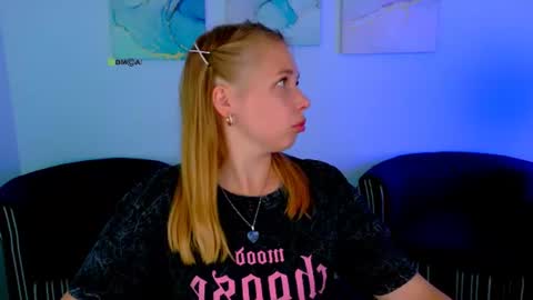 Snapshot of olivia_kit chatting on July 12, 2026, 10:17 am olivia_kit online show from July 12, 2026, 10:17 am