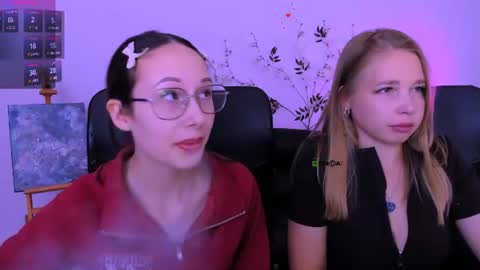 Snapshot of olivia_kit chatting on July 17, 2026, 8:43 am olivia_kit online show from July 17, 2026, 8:43 am