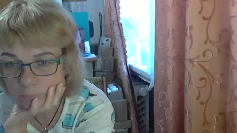 Olivia Mia online show from June 1, 2026, 5:20 am